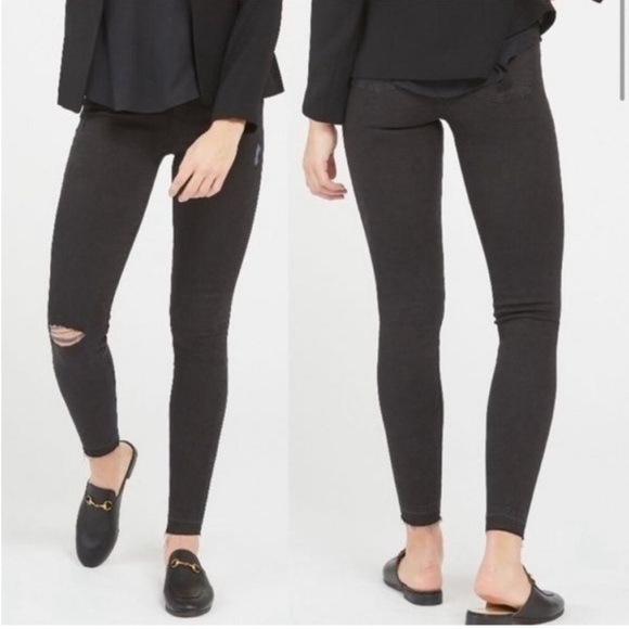SPANX Black Skinny Ankle Jeans Distressed Vintage Wash size Small - Picture 1 of 9